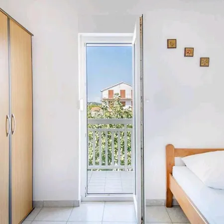 Apartment Summer Oasis Razanj