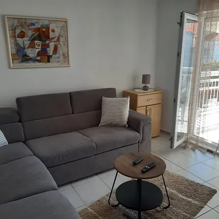 Summer Oasis Apartment